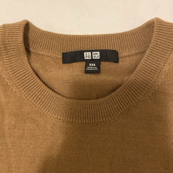 Uniqlo XXS light brown merino sweater - Picture 3 of 5